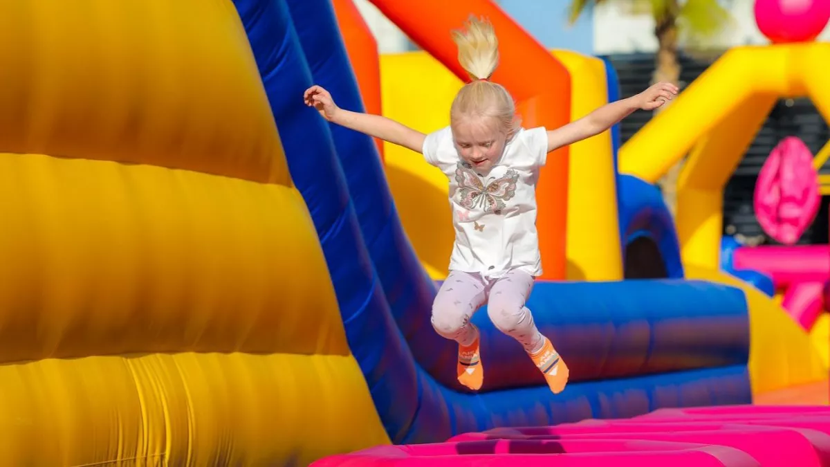 New huge freestyle inflatable park opening in Dubai this week