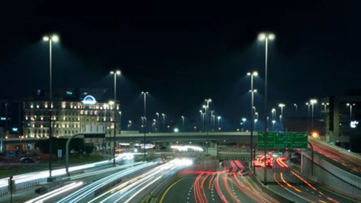 Dubai’s RTA successfully upgraded 900 lighting units along 9 km of Sheikh Rashid Street to energy-efficient LED lighting type