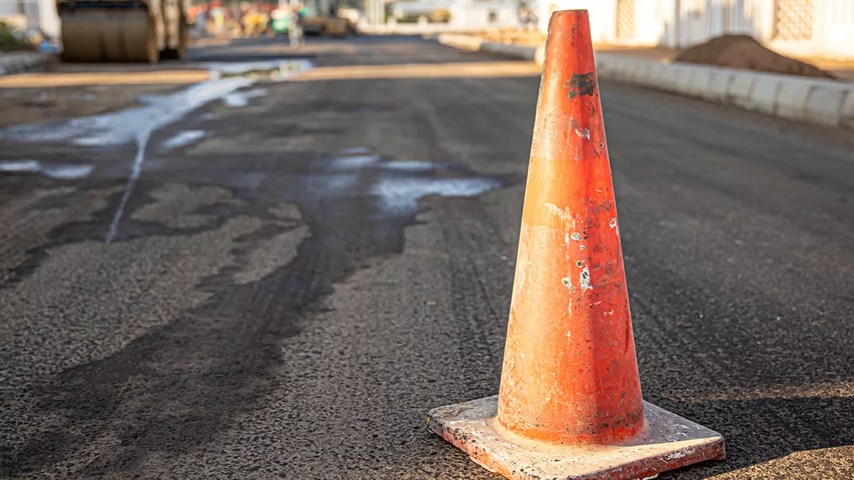 Right lane of Sheikh Khalifa Bin Zayed Int'l Road -E11 in Al Dhafra will not be accessible to motorists from December 6 