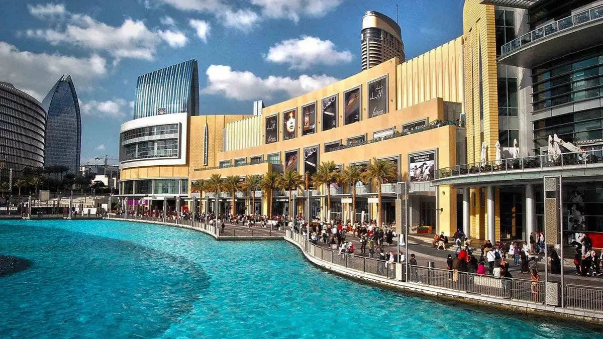 Dubai Mall will introduce paid parking in cooperation with Salik Company from July 1