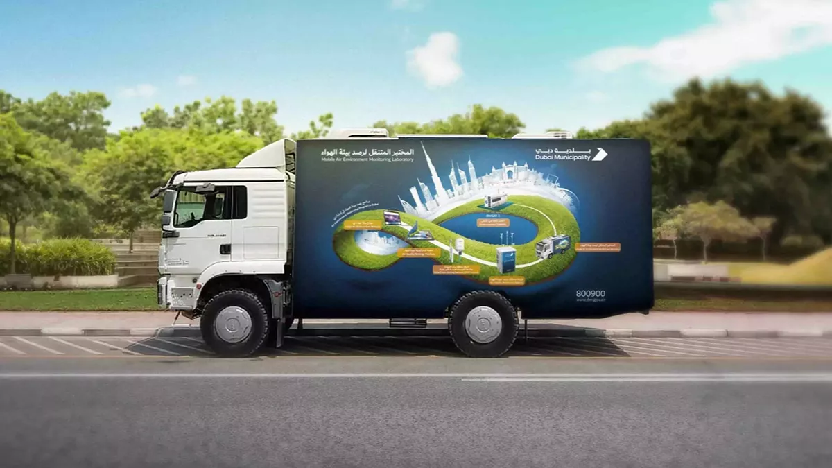 A state-of-the-art truck equipped with AI systems and tools keeps air quality in Dubai better