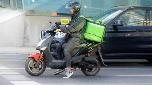 Delivery bike riders in Abu Dhabi will only be permitted to use the right lane on roads with speed limits of 100 km/h and above 