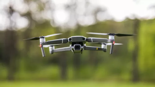 DMT Abu Dhabi announces regulation of the civil use of drones aiming to ensure the safe use of drones