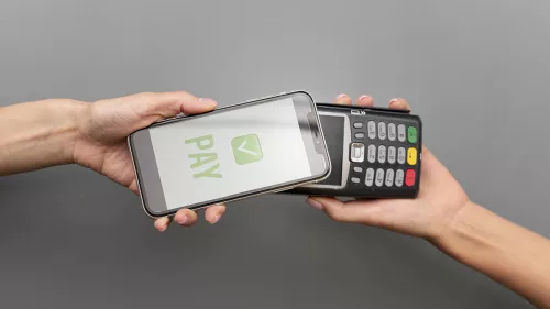 UAE merchants can now use iphone for secure contactless payments with 'Tap to Pay'