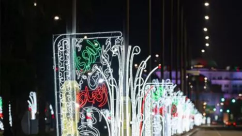 Abu Dhabi City Municipality decorated the streets with 4,800 illuminating geometric shapes to mark the 52nd National Day